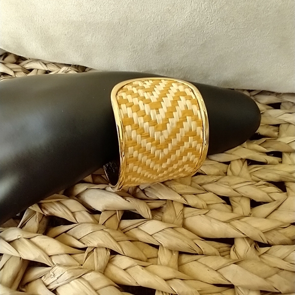 Split Bangle Cuff Bracelet  Weaved Design - Picture 3 of 9